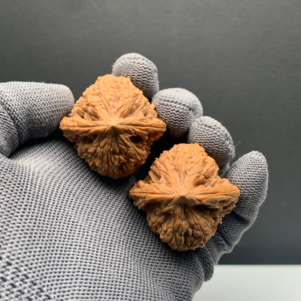 Devil‑Eye Triangle Nanjiangshi Wenwan Walnuts | Width38*Belly38*Height37 | NO.68318 | Premium