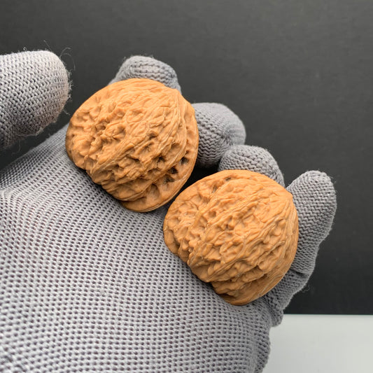 Triangle Dense Grain Wenwan Walnuts | Width39*Belly31*Height30 | NO.67931 | Premium