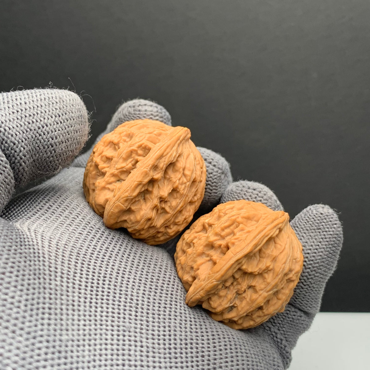 Triangle Dense Grain Wenwan Walnuts | Width39*Belly31*Height30 | NO.67931 | Premium