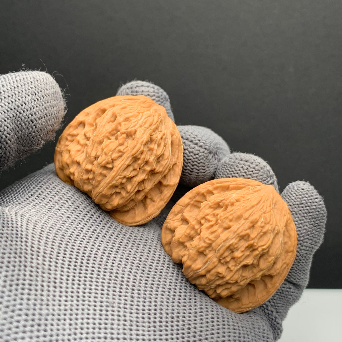 Triangle Dense Grain Wenwan Walnuts | Width39*Belly31*Height30 | NO.67931 | Premium