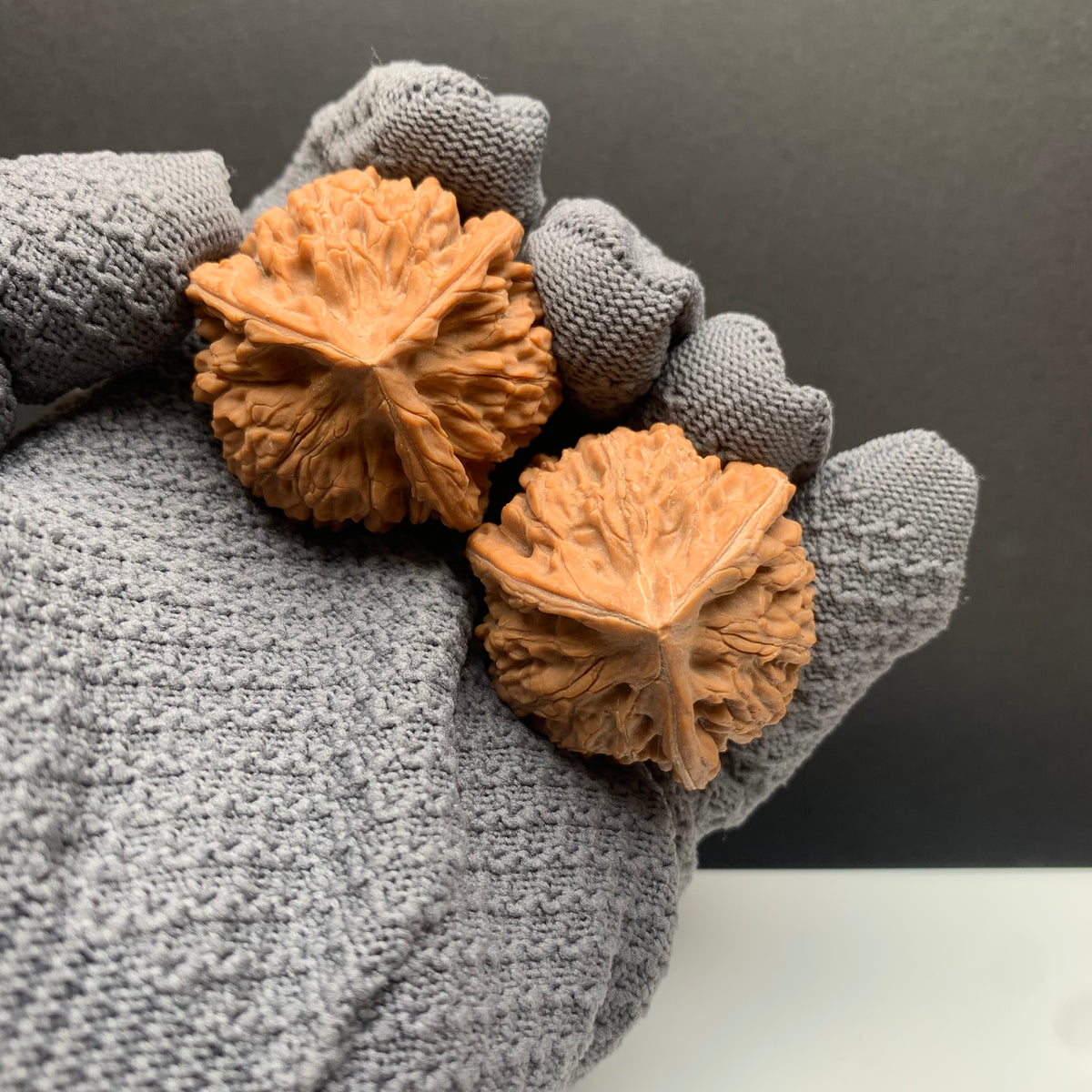 Wenshan Three-Ridged Mercedes-Benz Walnuts | Width39/39/38*Height37|No. 26‑YLCL‑013 | Premium