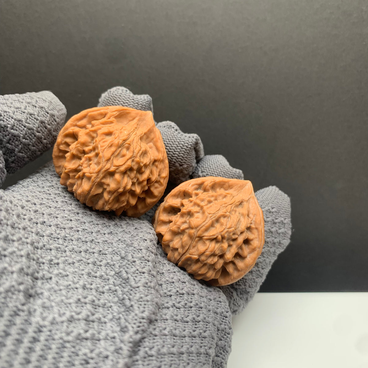 Wenshan Three-Ridged Mercedes-Benz Walnuts | Width39/39/38*Height37|No. 26‑YLCL‑013 | Premium