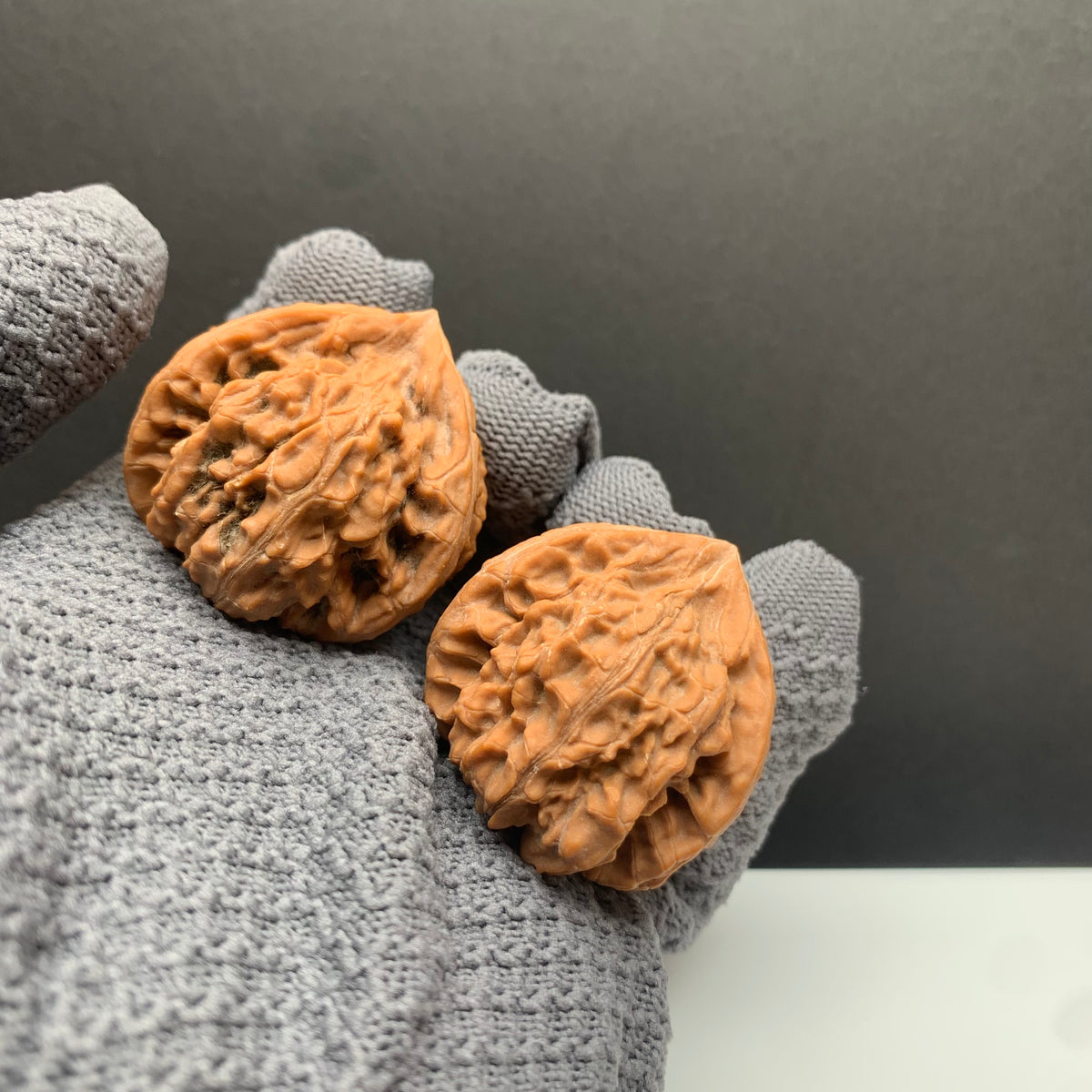 Wenshan Three-Ridged Mercedes-Benz Walnuts | Width39/39/38*Height37|No. 26‑YLCL‑013 | Premium