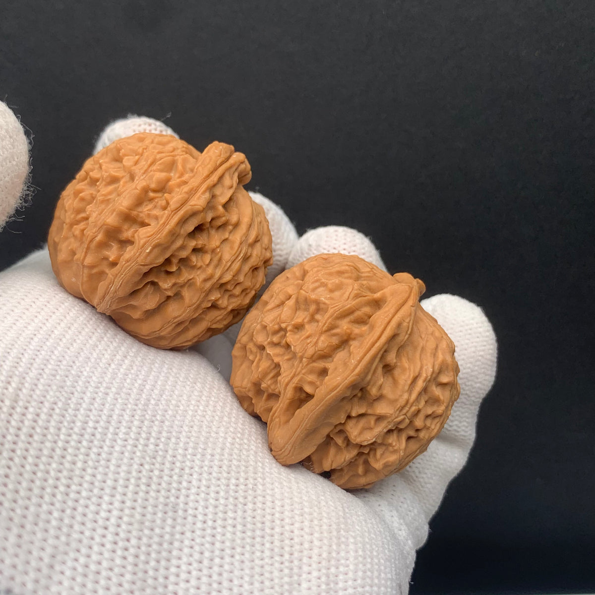 White Lion Walnuts | Width35*Belly34*Height33 | No. 671702 | Premium
