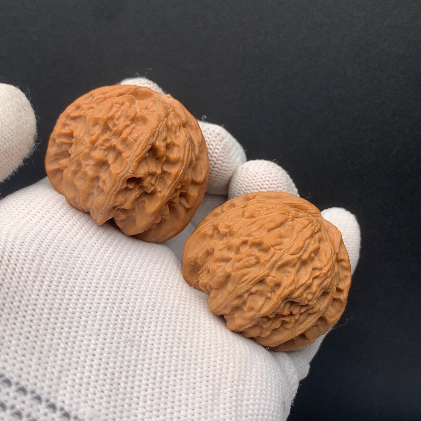 White Lion Walnuts | Width39*Belly37*Height34 | No. 671603 | Premium